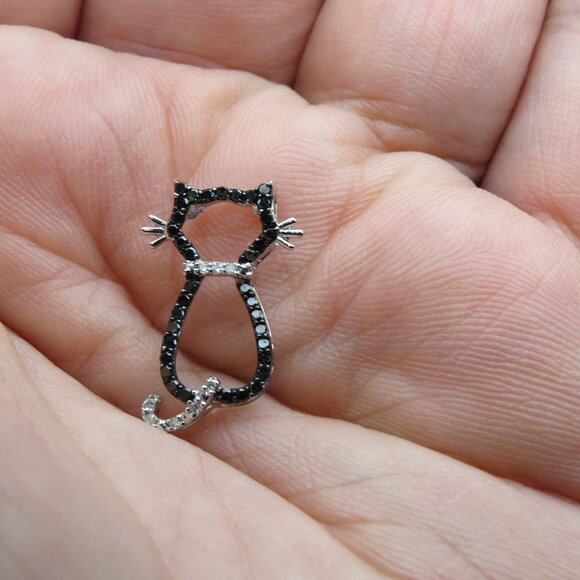 $950 10k Gold Cat Black & White Diamond Pendent - Picture 2 of 3